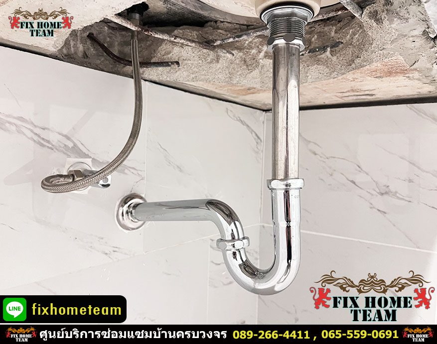 ช่างซ่อมท่อน้ำทิ้งอ่างล้างมือ