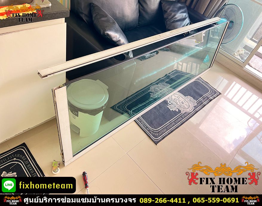 ช่างเปลี่ยนล้อประตูกระจกบานเลื่อน